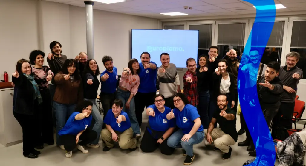 Group photo of young people participating in the Europiamo project