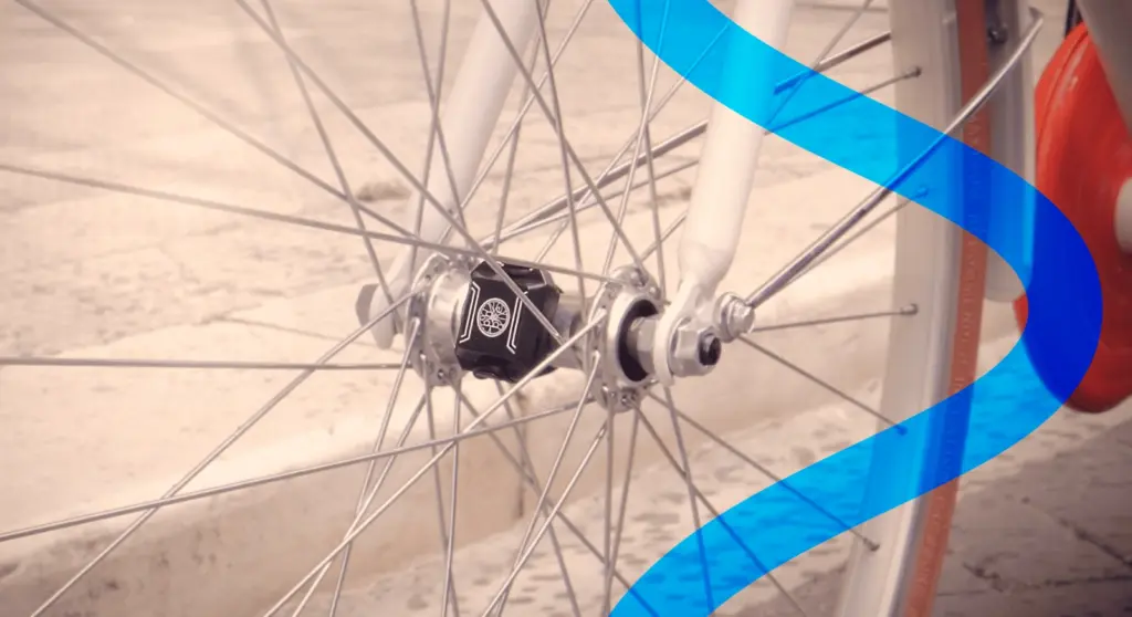 Sensore di Pinbike attaccato a una ruota di bicicletta